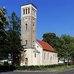 Kirche von Südwesten gesehen