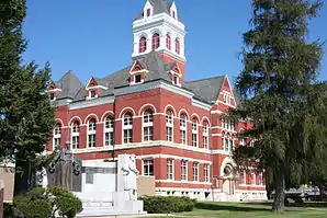 Das Ogle County Courthouse in Oregon, gelistet im NRHP Nr. 81000222