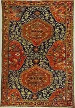 Linkes Bild: Medaillon-Uşak-Teppich Rechtes Bild: Weißgrundiger Selendi-Teppich, Museum für türkische und islamische Kunst