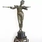 Bronzefigur„Mädchen mit Vogelpaar“