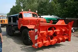 Restaurierte Schneefräse vom Typ D-470 auf einem Oldtimertreffen (2009)