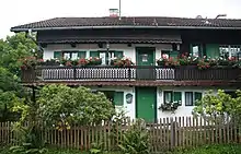 Das Hollerhaus am Neufahrner Weg 3 im Ickinger Ortsteil Irschenhausen
