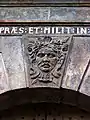 Gorgoneion auf einem Schlussstein eines Torbogens