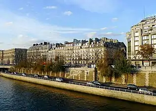 Der Quai du Louvre mit der Voie Georges-Pompidou
