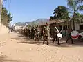 Militärparade nach der Sonntagsmesse