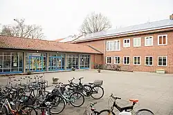 Eingang des Montessori-Bildungshauses in Hannover