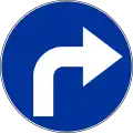 C-2Rechts hinter dem Zeichen