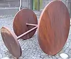 Achse mit drei Scheiben (1986). Rheinisches Landesmuseum Bonn