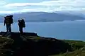Wanderer hoch über dem Virihaure, dem größten See im Padjelanta
