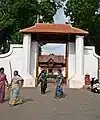 Padmanabhapuram Palast, äußeres Eingangstor zur Straße hin