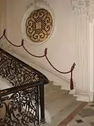 Freitragende Kaiserstein-stufen.