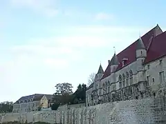 Vorderansicht des Bischofspalastes.