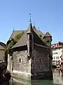 Palais de l’Isle inmitten des Thiou