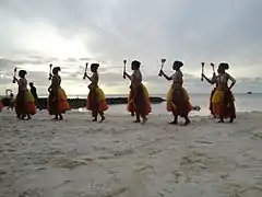 Frauen bei einem traditionellen Tanz
