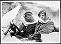 Zwei Jungen mit Auto (1921–1923)
