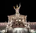 Der Pallas-Athene-Brunnen Nachts