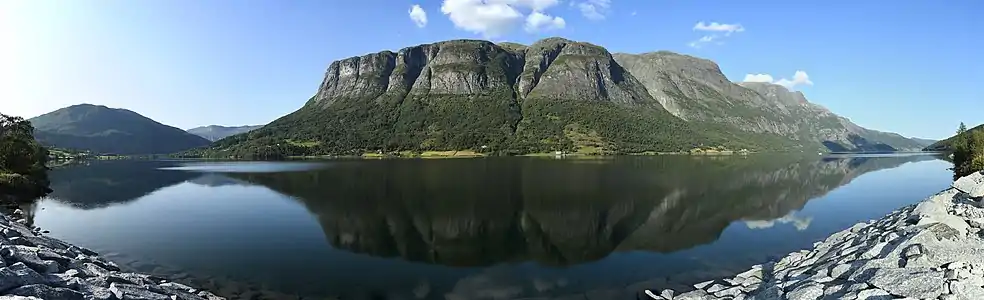 Panorama des westlichen Teils des Sees
