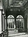 Dekoration einer Loggia auf einem Foto von Paolo Monti