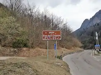 Passhöhe in Fahrtrichtung Valli del Pasubio