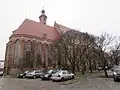Blick von Nordosten auf Chor und Kirchenschiff