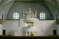 Steinplastik „Christus als Kinderfreund“ in der Berner Pauluskirche