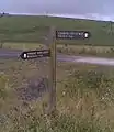 Wegweiser bei Parsley Hay, wo die Route des High Peak Trail sich mit dem Tissington Trail vereinigt.