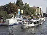 Die Kreuzberg auf der Spree am Schlossplatz