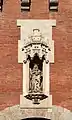 Skulptur der hl. Maria mit Kind über der Porte Notre-Dame