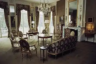 Louis-seize-Salon