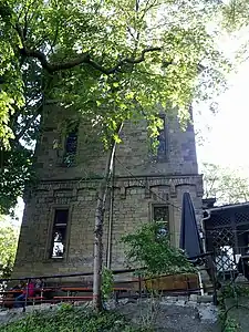 Innenhof mit Karlsturm.2010