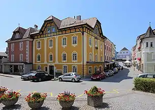 Peuerbach, Kirchenplatz