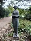 Große Stehende (1957/1958), Bronze. Alsterpark, Hamburg-Rotherbaum