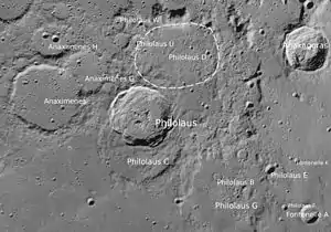 Philolaus mit Nebenkratern (LROC-WAC)