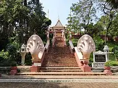 Treppe zum Tempel