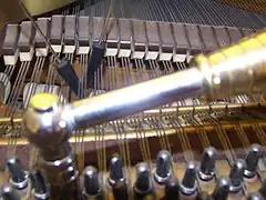 Stimmhammer und Dämpfer