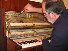 Klavierstimmer