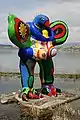 Deckender Farbauftrag und Farbe-an-sich-Kontrast. Niki de Saint Phalle (1930–2002): Liebesvogel.