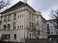 Villenartiges Verwaltungsgebäude