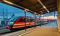 Triebwagen der RB 71 nach Neustadt (Sachsen) am Bahnsteig 4