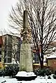 Postmeilensäule am Ausgang der Jacobärstraße, vor der Restaurierung (2005)