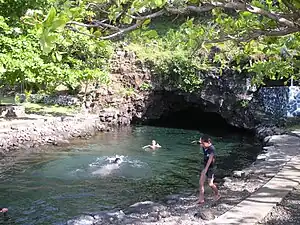 Piula Cave Pool am Meer unterhalb der Chapel.