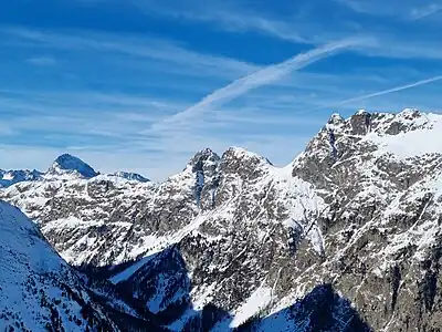 Piz Ela, Dschimels und Piz da las Blais, vom Cho d’Valletta aus betrachtet (für Annotationen der einzelnen Berge aufs Bild klicken)