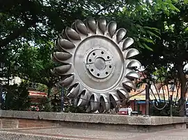 Monument auf dem Hauptplatz von El Colegio