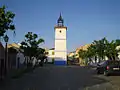 Platz mit Uhrenturm