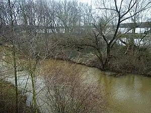 vor dem Stausee Rötha