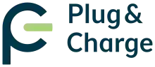 Das Logo für „Plug & Charge“ ist in zwei Bereiche gegliedert: Der linke Bereich zeigt das eigentliche Logo. Die je serifenlosen, dunkelblauen Buchstaben „P“ (für „Plug“, Englisch für „einstecken“) und „C“ (für „Charge“, laden) sind hier zu einem Symbol verschmolzen. In die Öffnung des „C“ schiebt sich ein hellgrüner, horizontaler, kurzer Strich, der an ein Kabel oder an einen Kontakt-Stift eines Steckers erinnern kann. Im rechten Bereich steht in je dunkelblauer, serifenloser Schrift in der oberen Zeile „Plug &“ und darunter „Charge“.