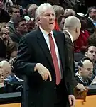 Doc Rivers (links) und Gregg Popovich (rechts) sind die beiden Head Coaches.