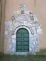 Portal der Kapelle von Notre-Dame du Château d'Ultrera