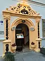Portal am Blechschmidthaus in der Niederen Burgstraße