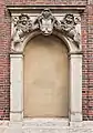 Portal des Anbaues an der Außenfassade des Museums für Hamburgische Geschichte